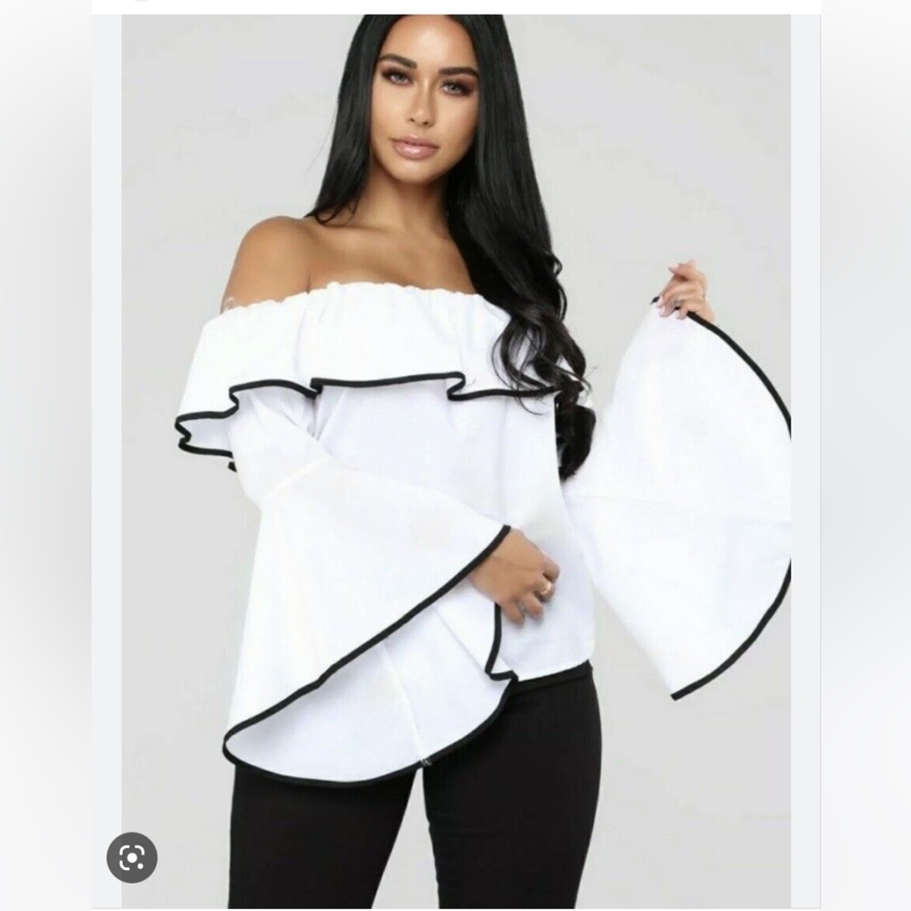 Style Mafia Blaze off shoulder top. NWOT‎